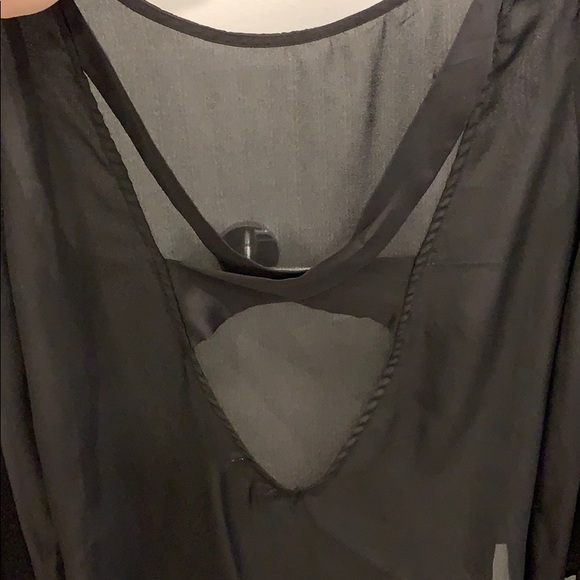 Sheer Open Back Top - Picture 4 of 4
